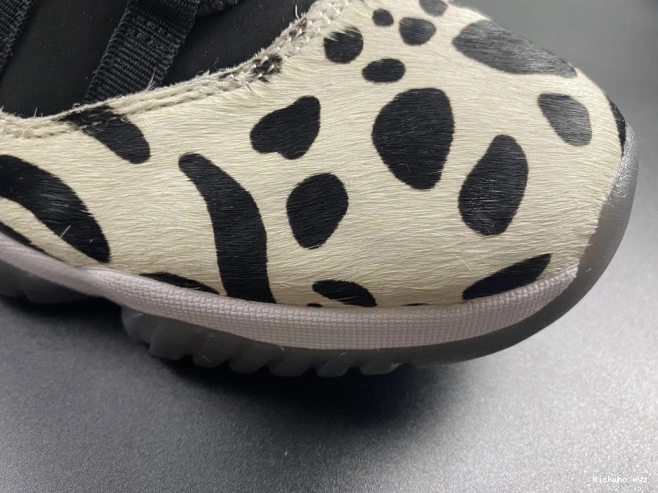 AIR AR0715-010 11 ANIMAL JORDAN INSTINCT 0801
